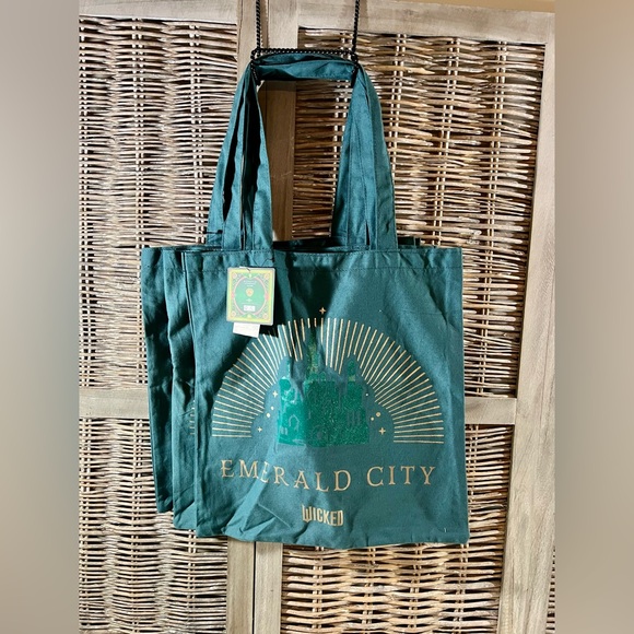 Set of three green Wicked Emerald City bags. - Picture 1 of 1